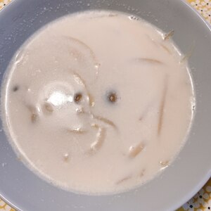 シメジと玉ねぎのミルクスープ